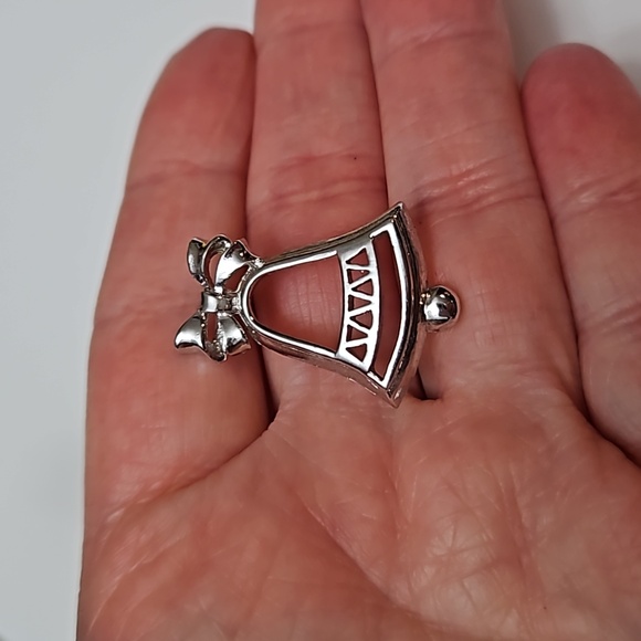 Vintage Avon Holiday Bell Pin Brooch Silver Tone Christmas - Picture 4 of 6